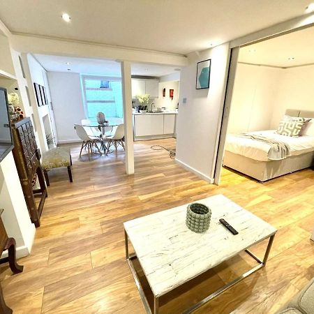 Historical Building / Cozy Basement Apt / Central CBG Exterior foto