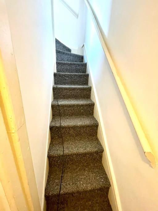 Historical Building / Cozy Basement Apt / Central CBG Exterior foto